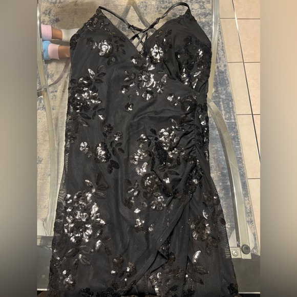 Brand new dresses. Some small some medium. - Picture 3 of 5